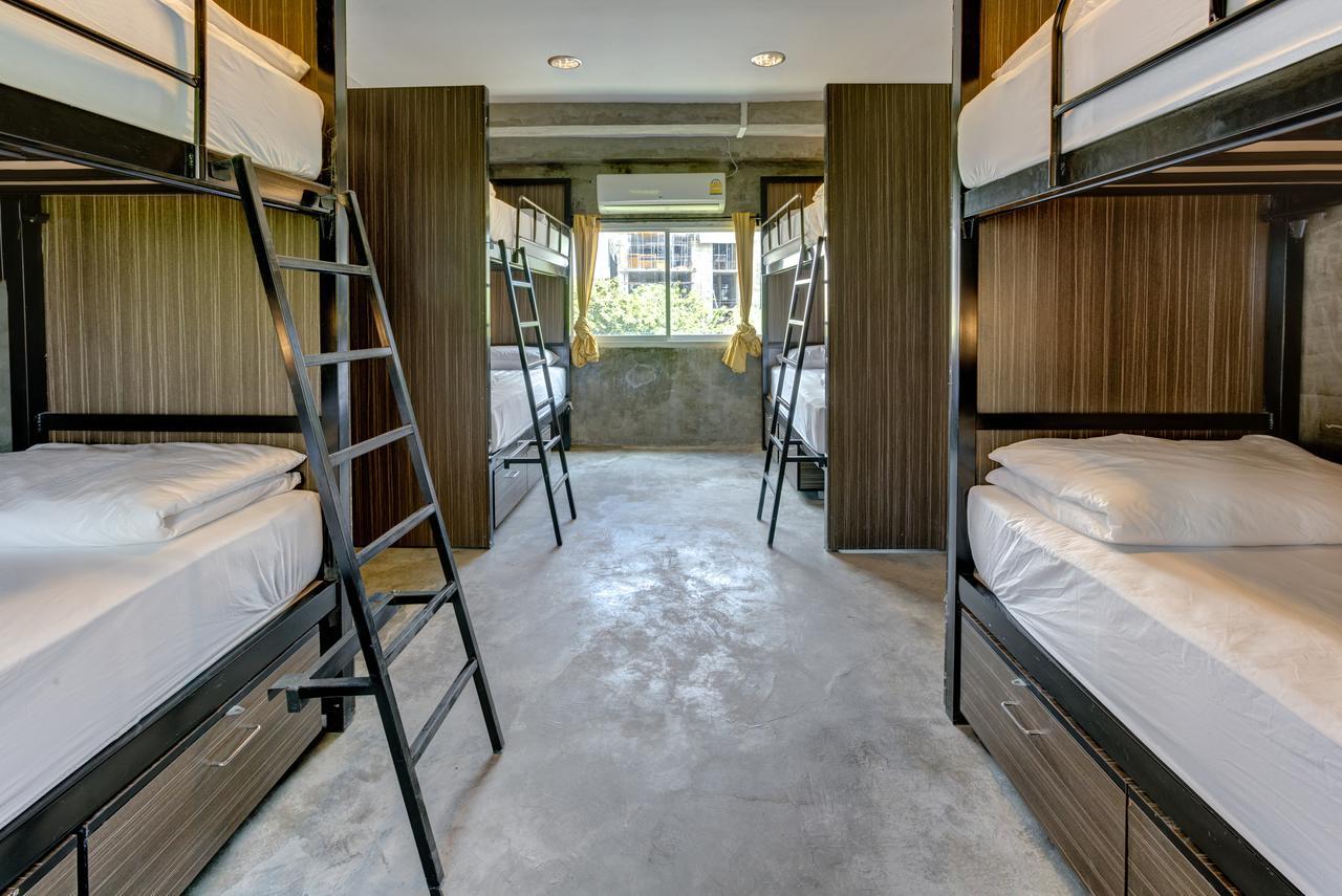Revolution Hostel Asoke กรุงเทพมหานคร ภายนอก รูปภาพ