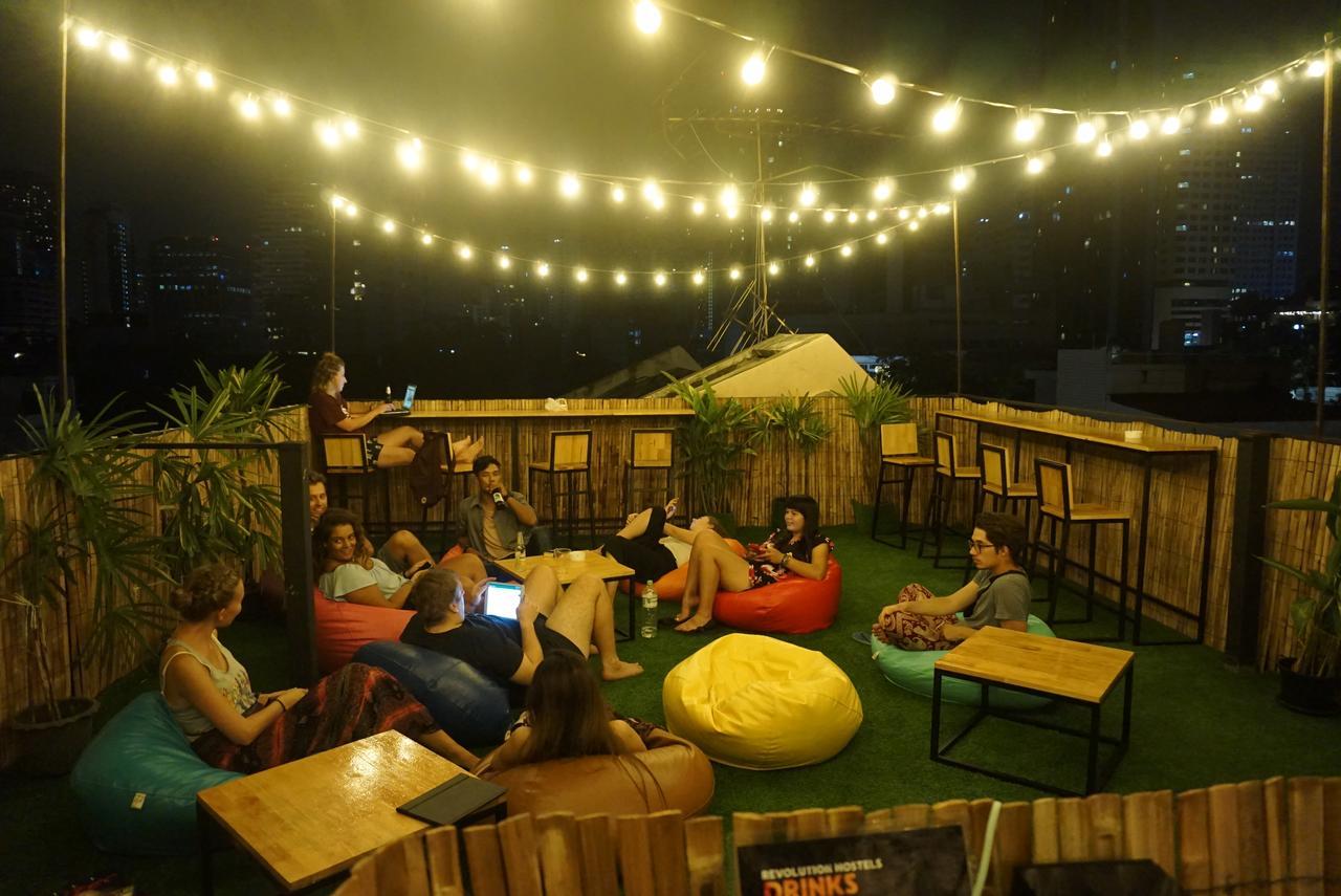 Revolution Hostel Asoke กรุงเทพมหานคร ภายนอก รูปภาพ